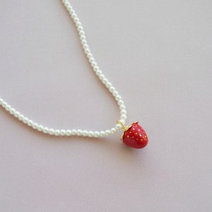 Swarovski strawberry - Etsy 日本