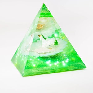Resin Pyramid Lamp with Remote Control_Green Unicorn on Flower