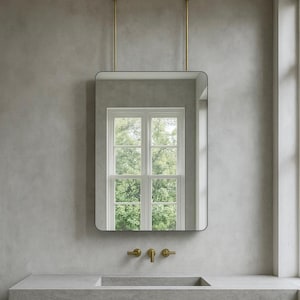 Espelho retangular suspenso de teto moderno Quadris™ com moldura em latão escovado