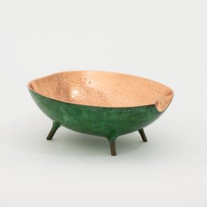Bronze Bowl with Legs, Vide-Poche