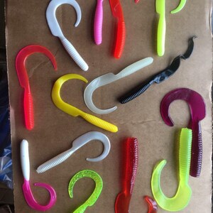 25 - 8&quot; Curl Tail Grubs Twister Curly Tails Striper Bass Rockfish Grouper Lures