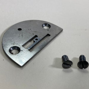 Vintage Singer Sewing Machines: Singer 66 or 99 Needle Plate and Screws - Free Shipping