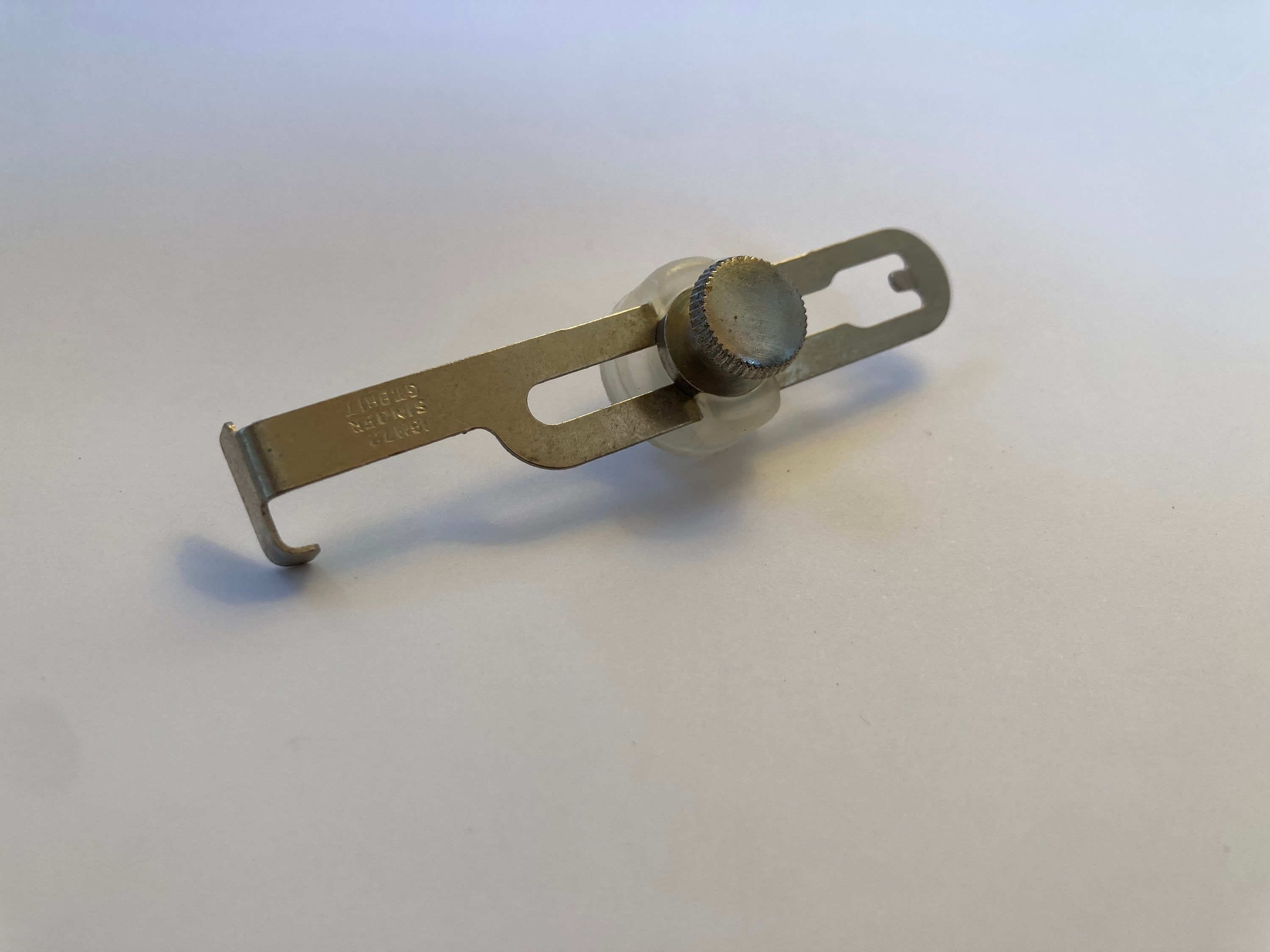 JO1 - manma1283 Vintage Original Singer Simanco Adjustable Seam Guide