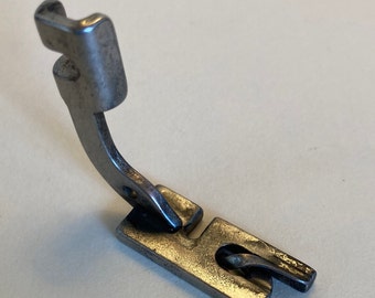 Vintage Singer Sewing Machines #160627 Slant Shank 5/64ths Narrow Hemmer Foot