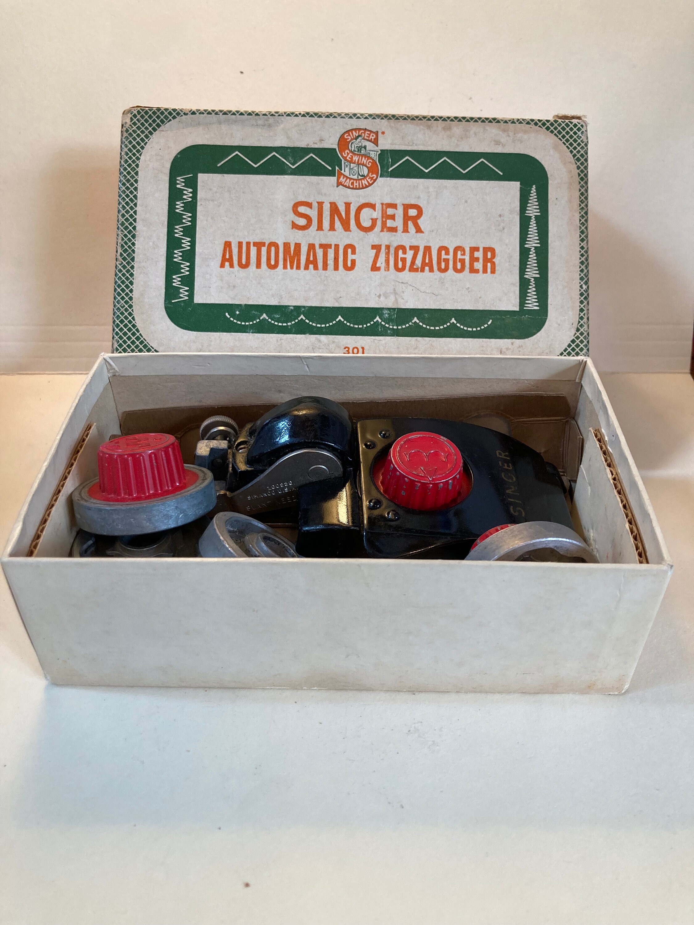 S♡ Vintage Singer301 Automatic Zigzagger Accessory Kit 160986