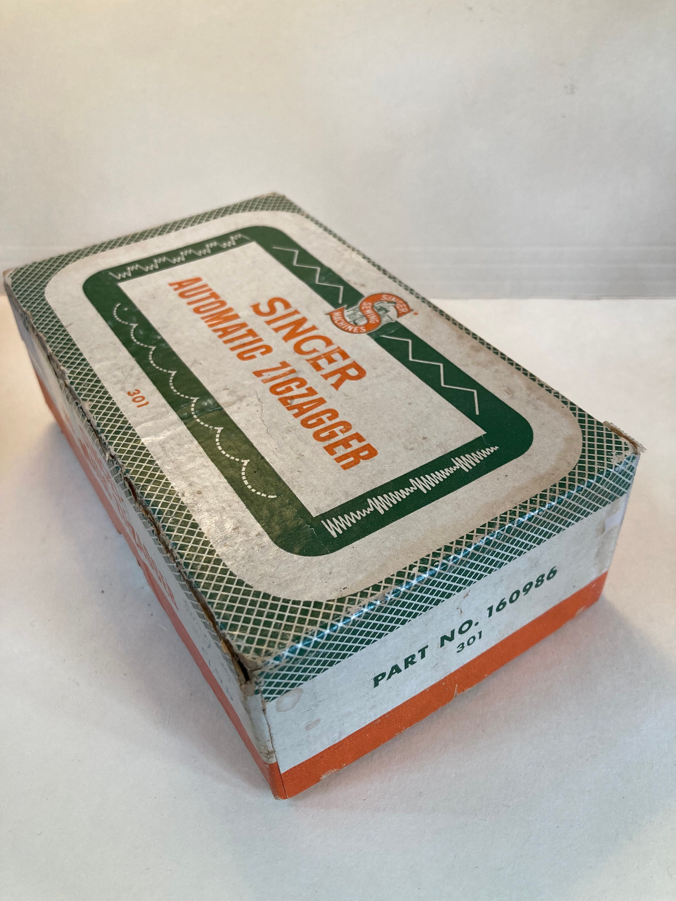 Vintage Singer Sewing Machines #160986 SLANT Shank Automatic