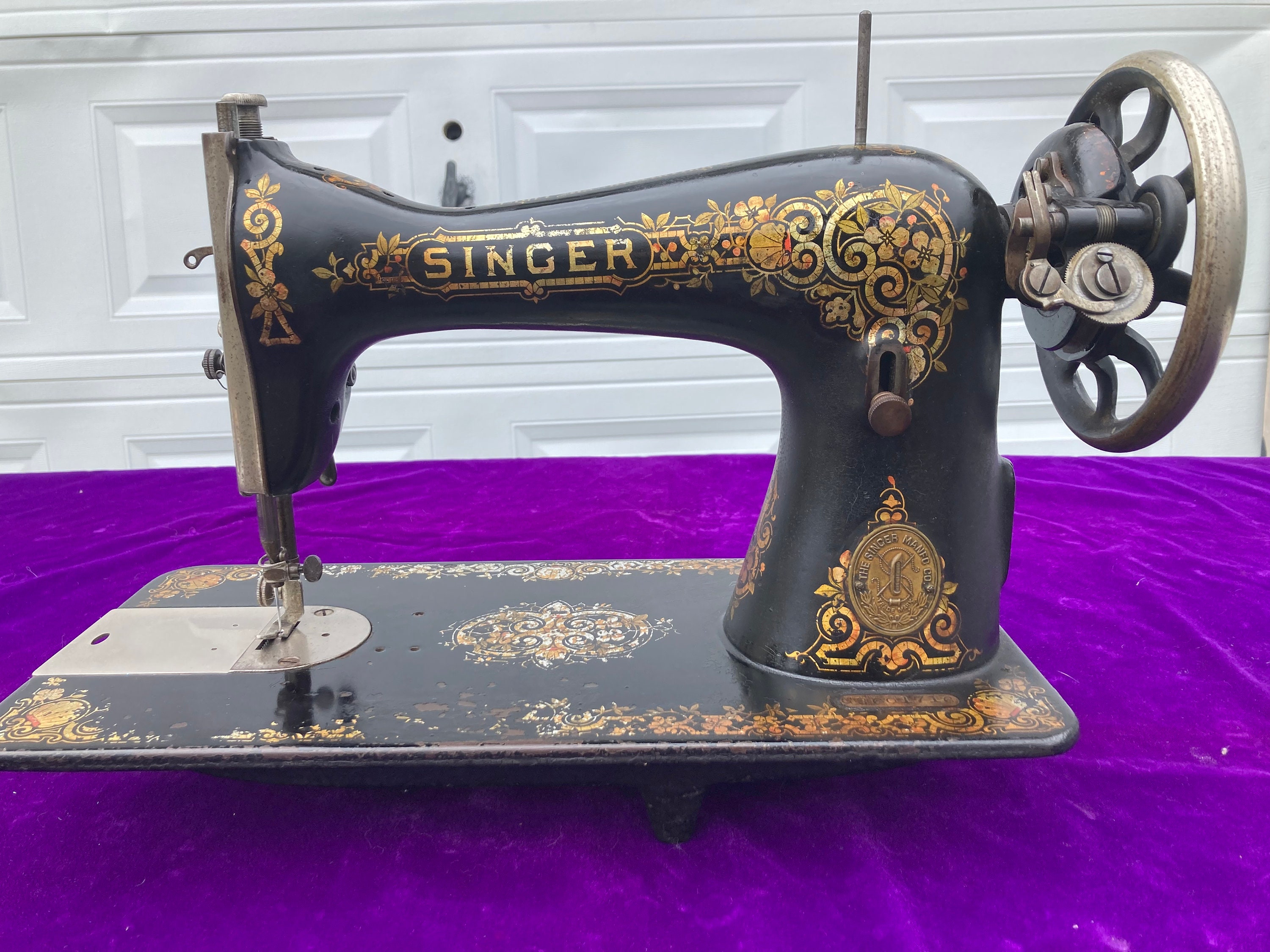 Vintage Singer Model 115 in Gingerbread / Tiffany Decals - April