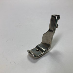 Vintage Singer Sewing Machines #160628 Slant Shank Shirrer & Gathering Foot Foot