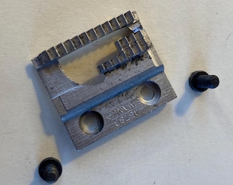 Vintage Singer Sewing Machines Featherweight 221: Original SIMANCO Feed Dogs with Screws