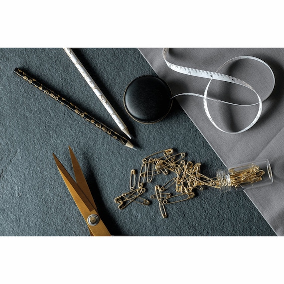 WHITE For Dark Coloured Fabrics HEMLINE Dressmaker's WATER SOLUBLE PENCIL WHITE For Dark Coloured Fabrics HEMLINE Dressmaker's WATER SOLUBLE PENCIL