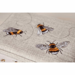 HobbyGift Medium Nähkorb Besticktes Bienen Design Hochwertige Aufbewahrungsbox Bild 4