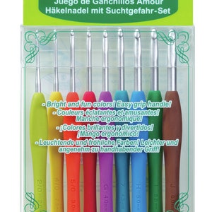 Clover Amour Crochet Hook Set - 9 Hooks Sizes: 2mm-6mm - Gift Hobby Knitting Soft Touch Handle Aluminium Hook, Sewing, Quilting, Embroidery