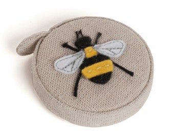 Ruban à mesurer rétractable HobbyGift, motif abeille - Beige - 150 cm/60 po. - Bas cadeau