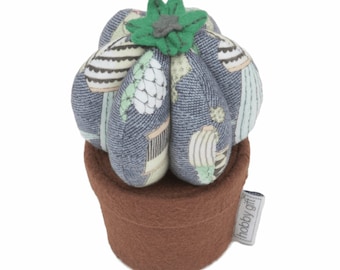 HobbyGift Pincushion - Cactus - Cactus Hoedown - Pins Crafts Knitting