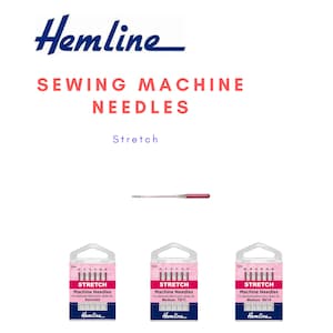 Könnte beinhalten: Drei Packungen Hemline Stretch Nähmaschinennadeln. Jede Packung enthält 6 Nadeln und ist mit der Größe der Nadeln gekennzeichnet. Die Größen sind 75/11, 90/14 und sortiert.