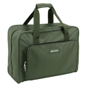 Peut inclure: Sac de transport vert olive pour machine à coudre, avec une poignée supérieure et une poche avant zippée. Le sac est rectangulaire et porte le texte "Hobby Gift" sur la poche avant.