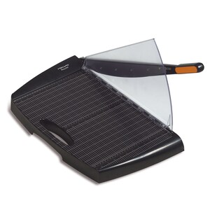 Fiskars Guillotine Umschlag Recycled 45 cm/A3 - Ideal für die Kartenherstellung - Basis ist zu 100% recycelt, F5402, 80gsm