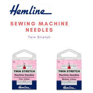 Könnte beinhalten: Zwei Packungen Hemline Twin Stretch Nähmaschinennadeln. Die Packung links ist für feine Nadeln, 2,5 mm. Die Packung rechts ist für mittlere Nadeln, 4,0 mm.