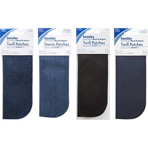 Może przedstawiać: Cztery opakowania łatek Bondex z diagonalu i dżinsu w różnych kolorach. Każda łatka ma wymiary 12,7 cm na 17,78 cm. Opakowania zawierają łatki w kolorze granatowym, dżinsowym, czarnym i ciemnoniebieskim do naprawy.