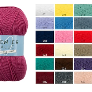 Pode incluir: Uma bola de fio Premier Value Double Knit na cor rosa escuro. O fio é mostrado contra um fundo branco com uma tabela de cores de outras cores de fio.