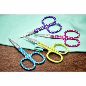 Sew Tasty Embroidery Scissors Polka Dot 9.3cm/3.6" - Random Colour Received - Pink Blue Green Purple