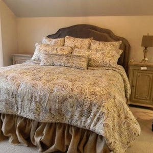 Burlap bed skirt- Queen size 60''x80'' - natural bed skirt - rustic bed skirt - Ruffled bed skirt -Dust bed skirt - choose drop