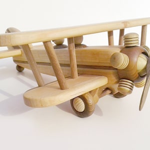 Holzflugzeug
