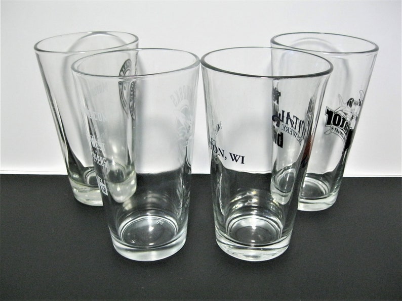 1 3 pint beer glasses