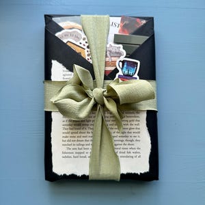 Fall Blind Date with a Book - New Suprise Book + Halloween Themed Bookish Goodies