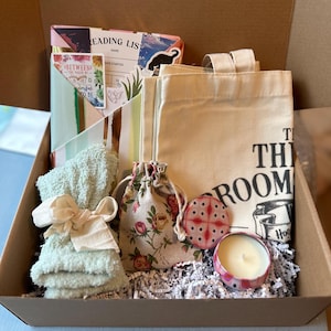 Blind Date with a Book Box: Surprise Book & Bookish Gifts