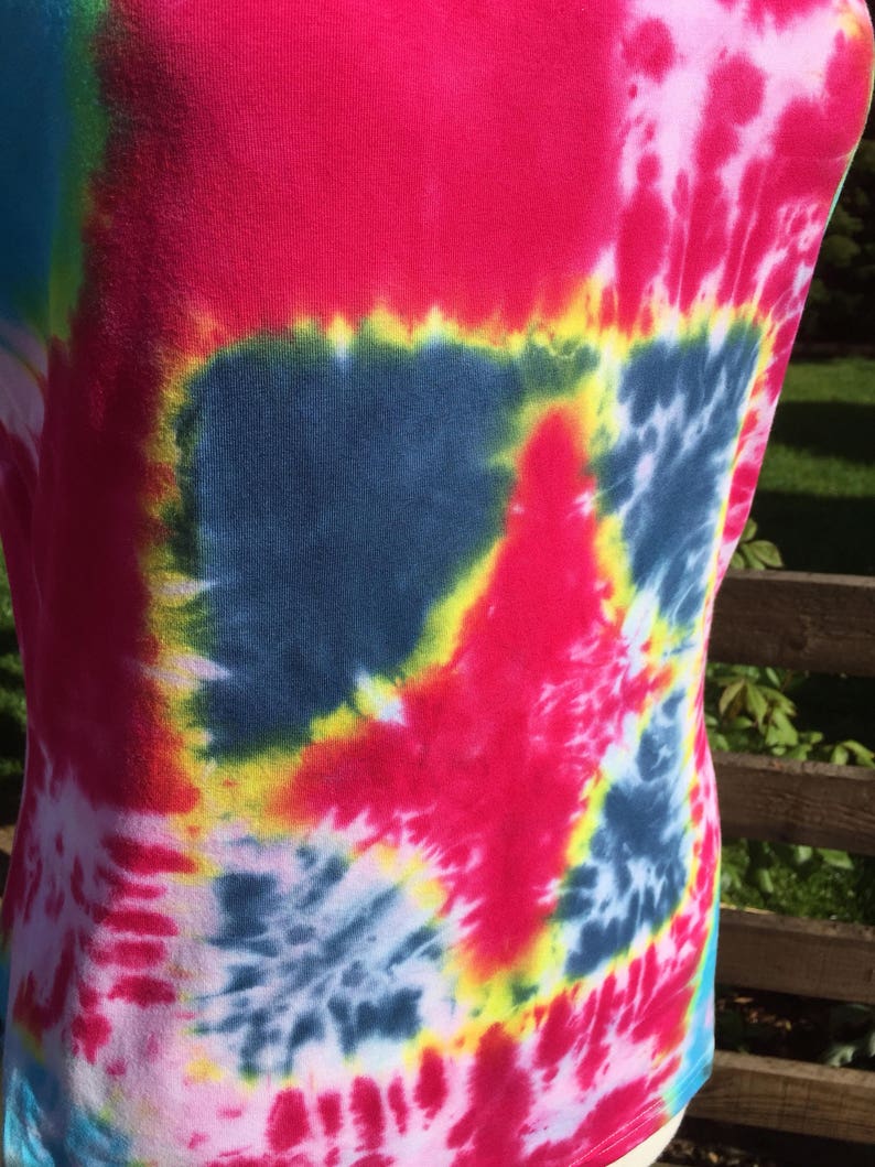 Bright geometric design tie dye vest size large