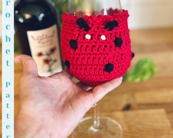 CROCHET PATTERN ~ Ladybug Wine Glass Cozy ~ Wine Decor ~ Ladybug - Crochet - DIY Wine Cozy