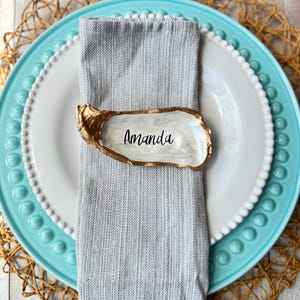 Tarjeta de lugar con nombre de concha de ostra / Tarjetas de lugar personalizadas / Nombres de invitados Rústico Playa Náutico / Recuerdo de recepción de boda / Tarjeta de lugar de concha