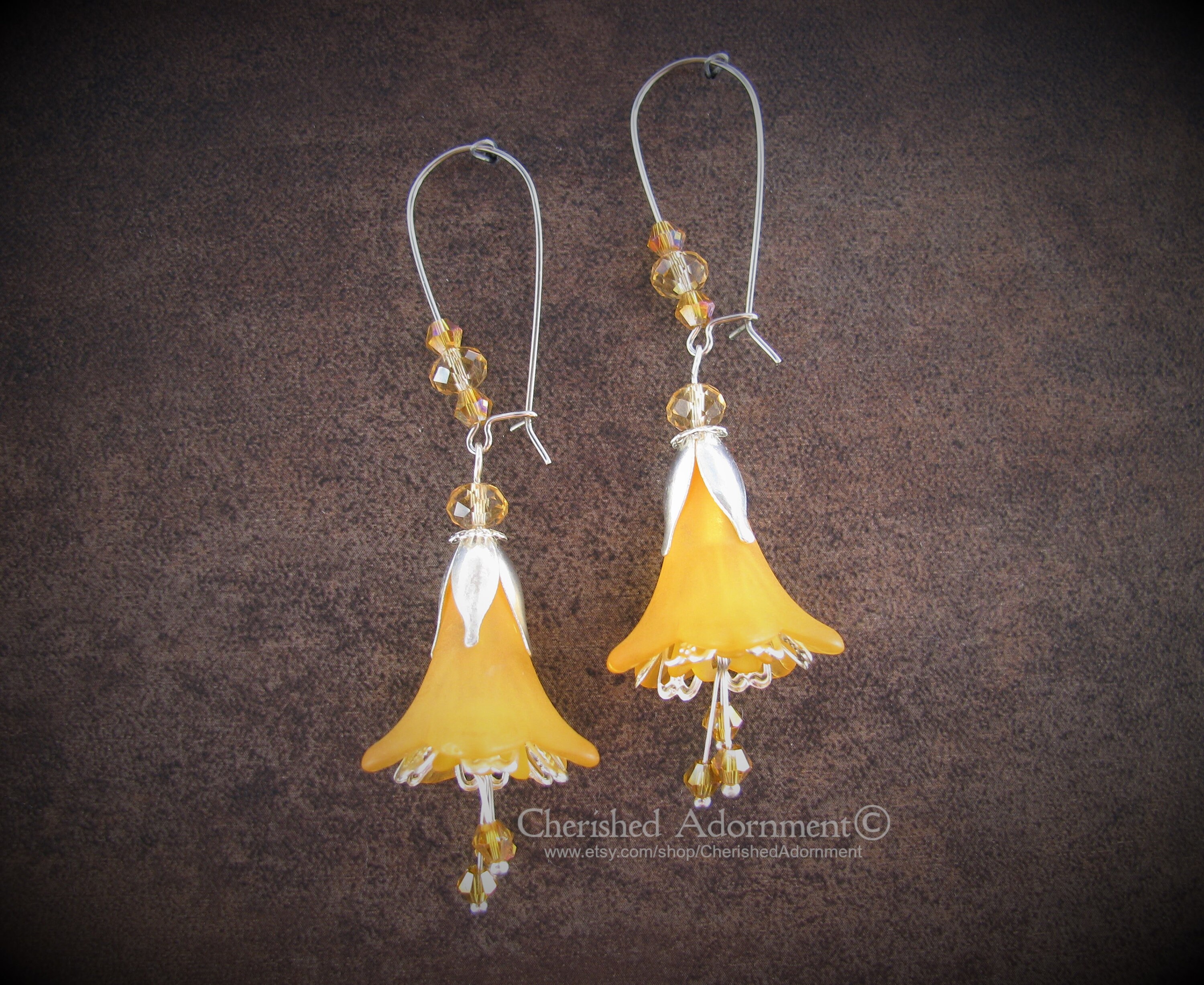 ◆VINTAGE HOLLYWOOD◆ Bellflower Earrings VH2336EA013B Bell Flower Earrings Featuring Antique Silver Tone Findings