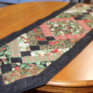 Hand Quilted Cardinals Table Runner: Cotton Bird Lover Decor (54 inches)