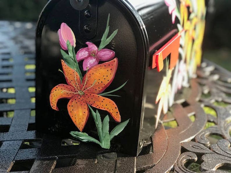 Painted Tiger Lily Mailbox, Orange Flowers Hand Painted Mailbox, Custom Mailbox, Creative and Unique Mailboxes, Decorative Art image 6