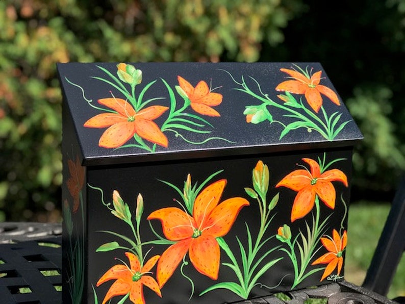 Painted Tiger Lily Mailbox, Orange Flowers Hand Painted Mailbox, Custom Mailbox, Creative and Unique Mailboxes, Decorative Art image 10