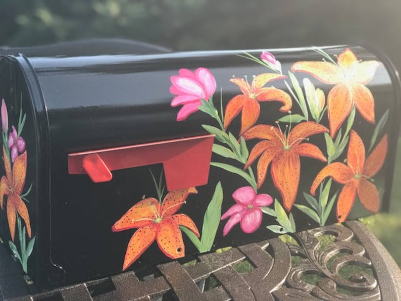 Painted Tiger Lily Mailbox, Orange Flowers Hand Painted Mailbox, Custom Mailbox, Creative and Unique Mailboxes, Decorative Art image 7