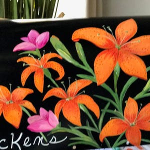 Painted Tiger Lily Mailbox, Orange Flowers Hand Painted Mailbox, Custom Mailbox, Creative and Unique Mailboxes, Decorative Art image 4