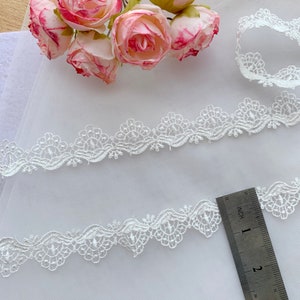 Fancy 1 Zoll Venise Off White Braut Saum Spitzenbesatz, kleine schmale Perlen Hochzeit Schleier Spitzenborte, verkaufen lose Lager