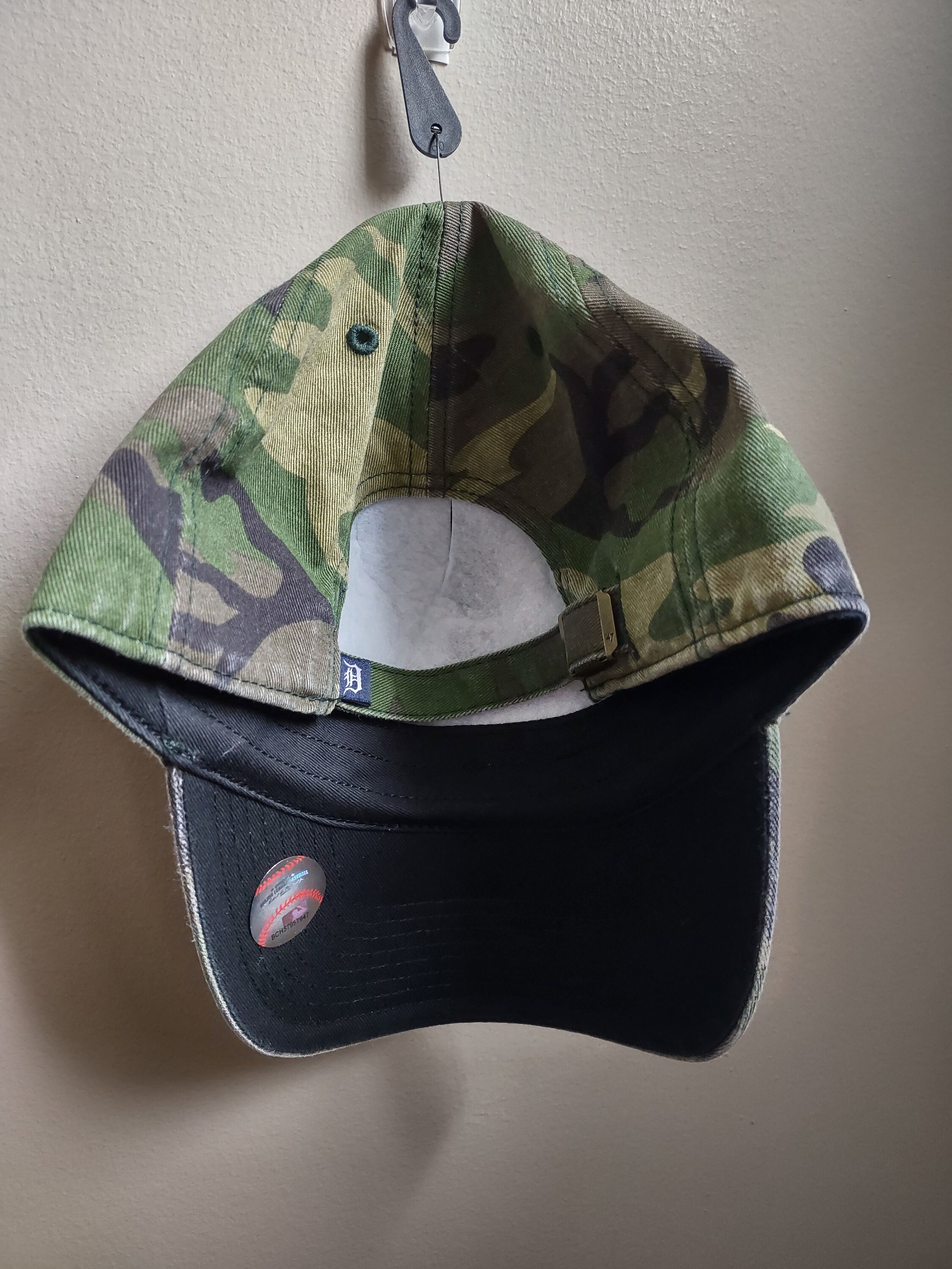 Bling Crystal Detroit Tigers Camo Adjustable Hat | MLB Bling  display picture 2