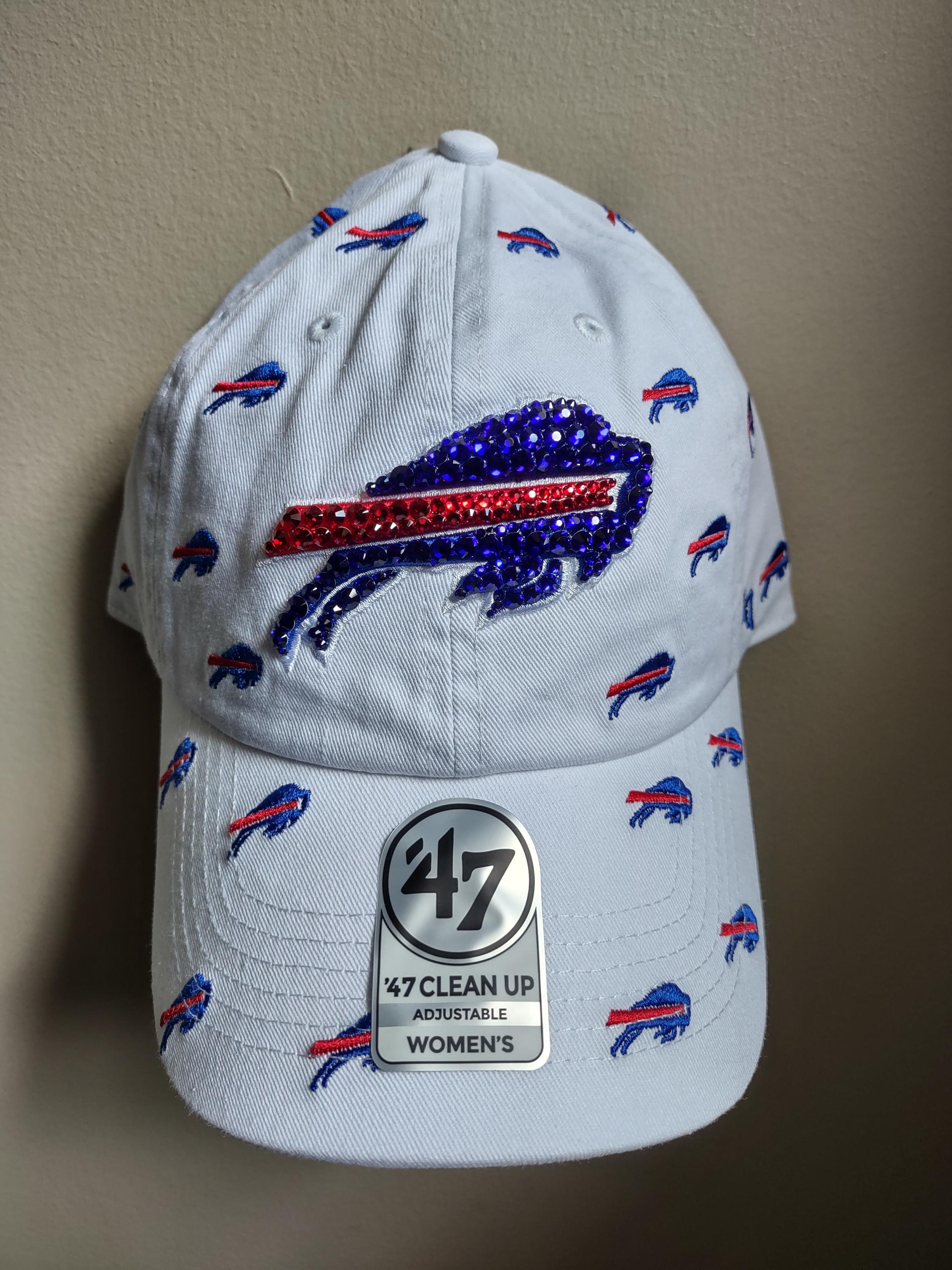 Buffalo Bills Beanie Red design‎ with logo-gold trimming, stars, rhinestones Youth New Era Bills 2025 Sideline Cold Charcoal Knit | The  main image 4