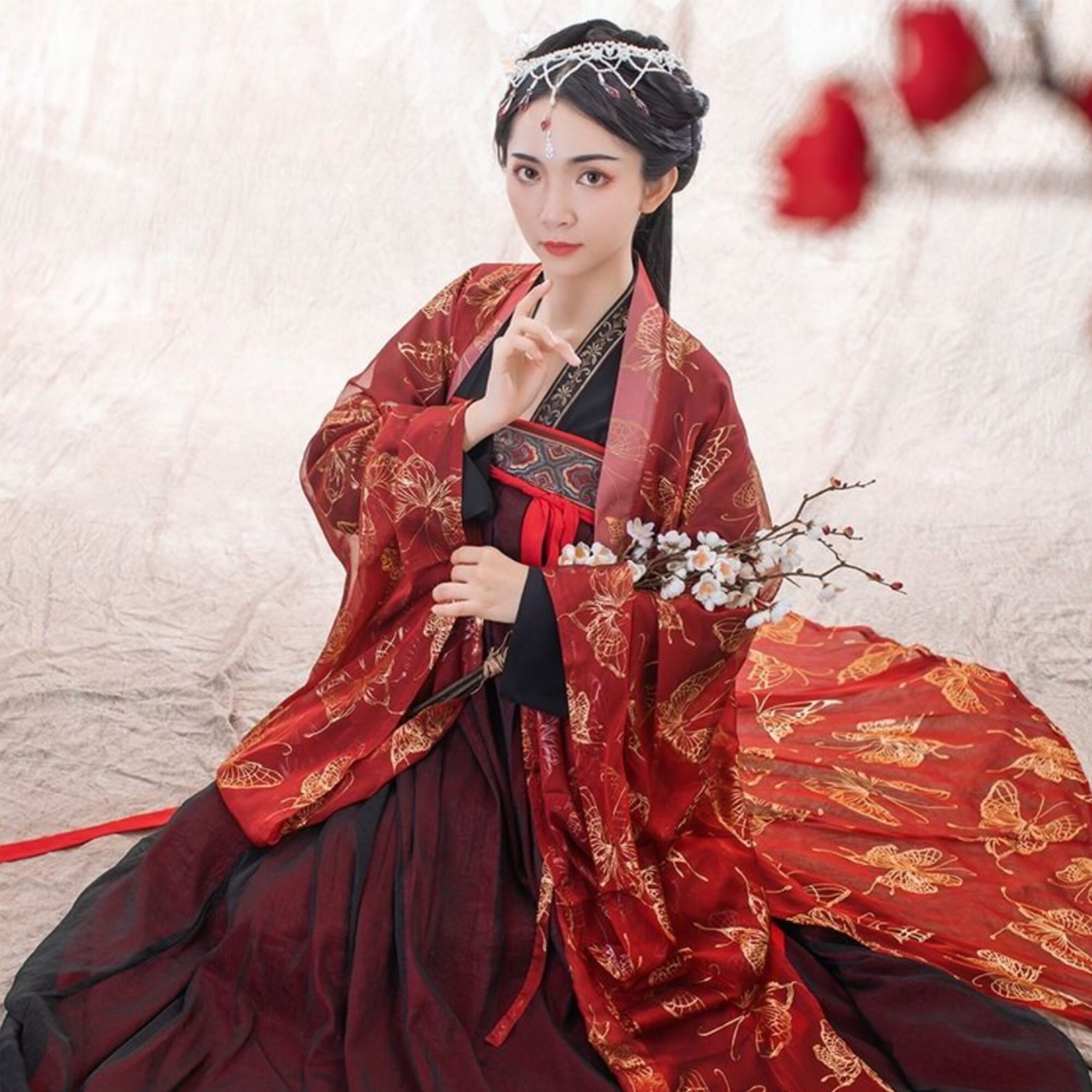 red and white hanfu
