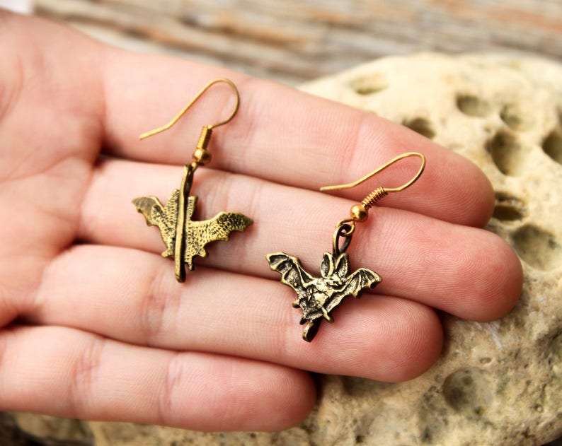Bat bronze earrings Scary earrings Hellowen earrings Gift for hellowen Earrings bat metal Small bat earrings Bronze earrings Earrings Bronze