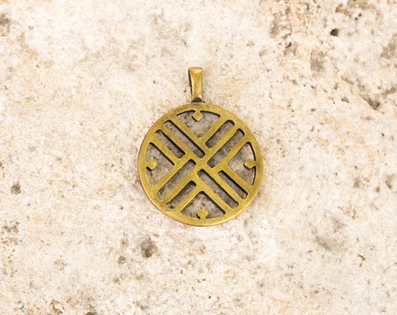 Traveler gift In the way pendant Protective amulets Voyager Tourist pendant Spiritual jewelry gift Esoteric Strong amulet Gift for journey