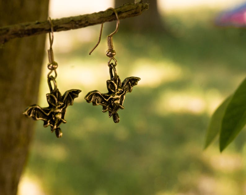 Bat bronze earrings Scary earrings Hellowen earrings Gift for hellowen Earrings bat metal Small bat earrings Bronze earrings Earrings Bronze