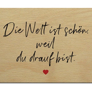 Interluxe Postkarte aus Holz - Die Welt ist schön - Geschenk Valentinstag Liebe Karte aus Holz