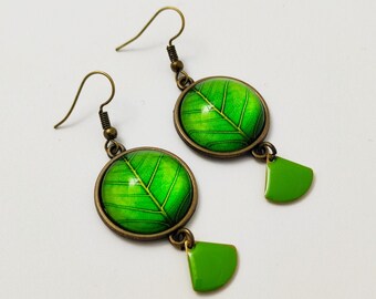 PENDING EARRINGS green leaf, round loops, round, minimalist, sequin, zen jewel, green jewel, glass cabochon, gift idea