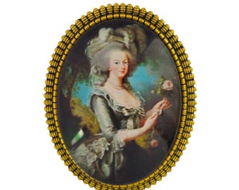 Coquette Marie-Antoinette Queen of France pin brooch retro vintage