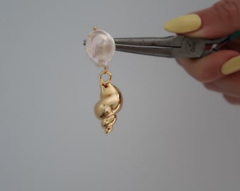 Gold Shell Earrings, Conch Shell Earrings, Fresh Water Pearl Dangle Earrings, Summer Jewelry, Summer Earrings, Baroque Pearl Earrings